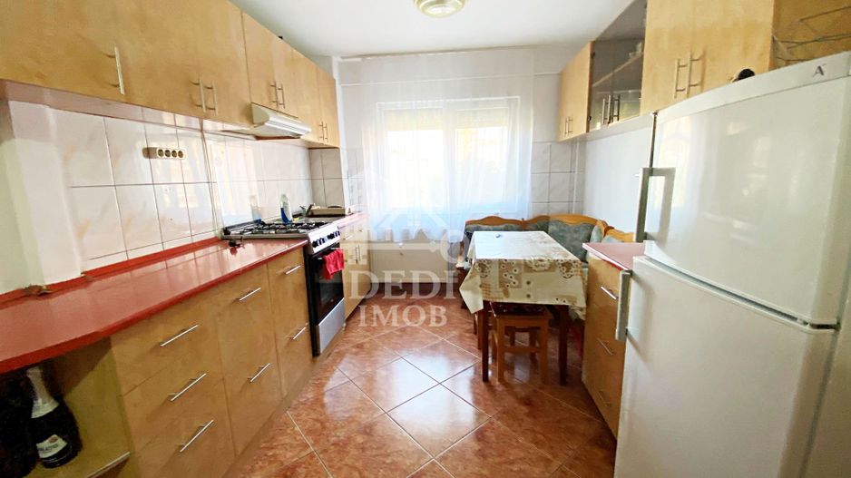 Apartament 3 camera de vânzare in zona Rogerius, Oradea - Poză 6
