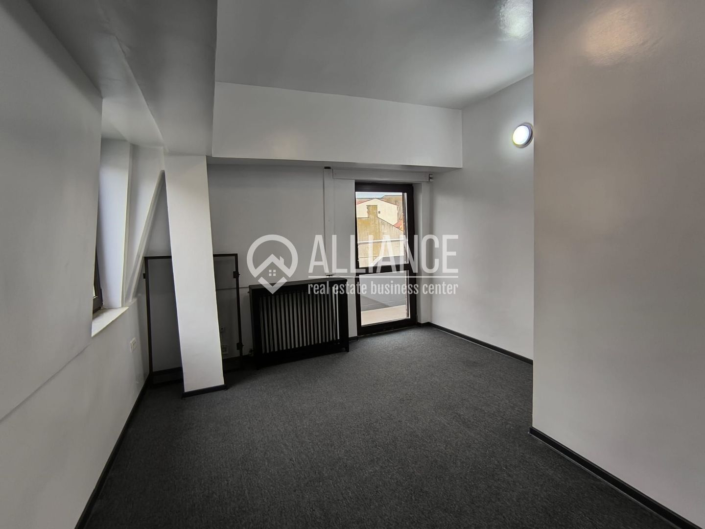 CENTRU PIATA UNIRII - Birouri luminoase cu terasa ! - Poză 14