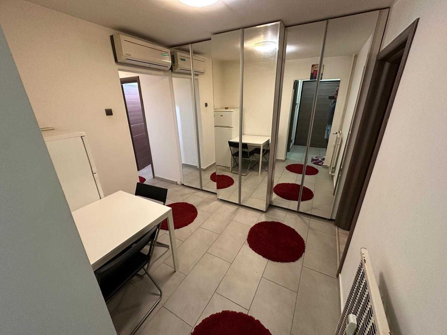 Apartament 2 camere renovat, 4 min metrou 1 Decembrie 1918, mobilat complet nou - Poză 1