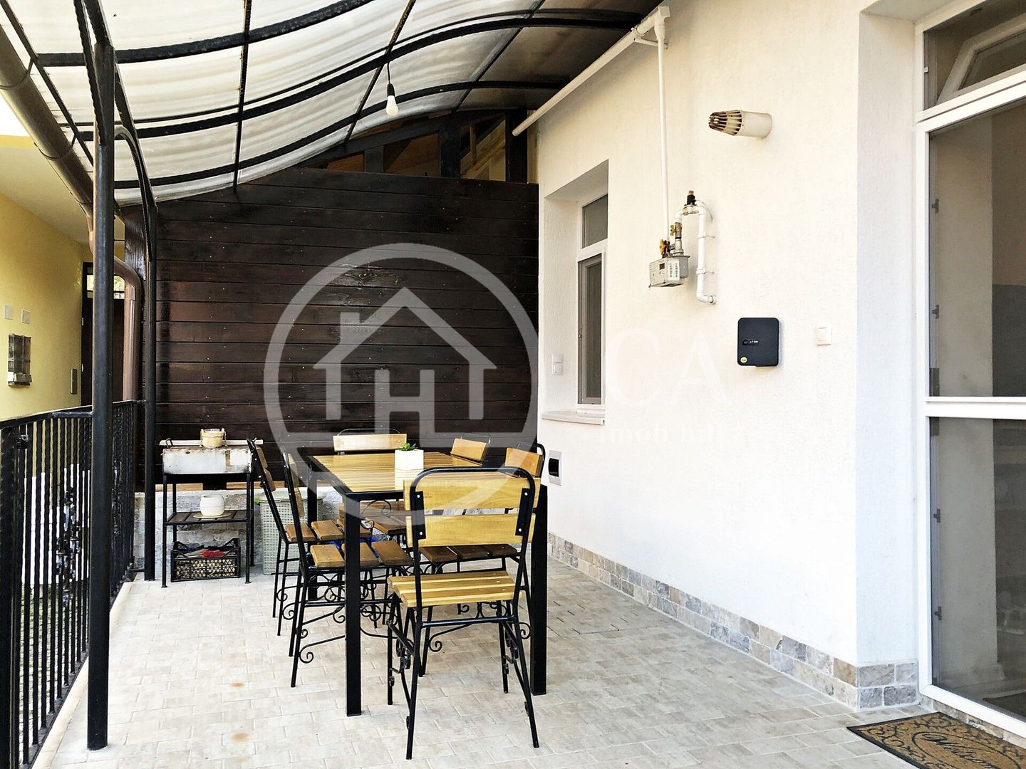 Casa de inchiriat cu 3 camere la curte comuna in zona centrala, Oradea - Poză 1