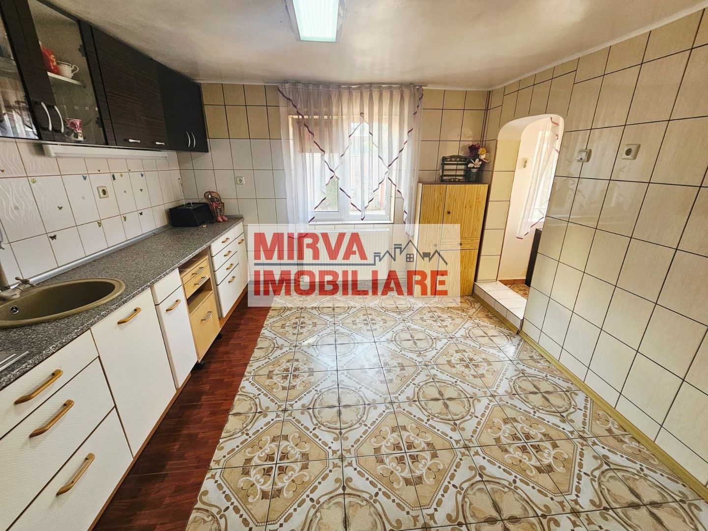 🏡 Casă spațioasă cu 9 camere în Strejnicu – pentru locuință, birouri - Poză 40