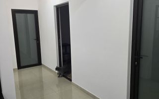 Acasă, în inima orașului – 3 camere renovate, liniște, comfort total - Poză 3