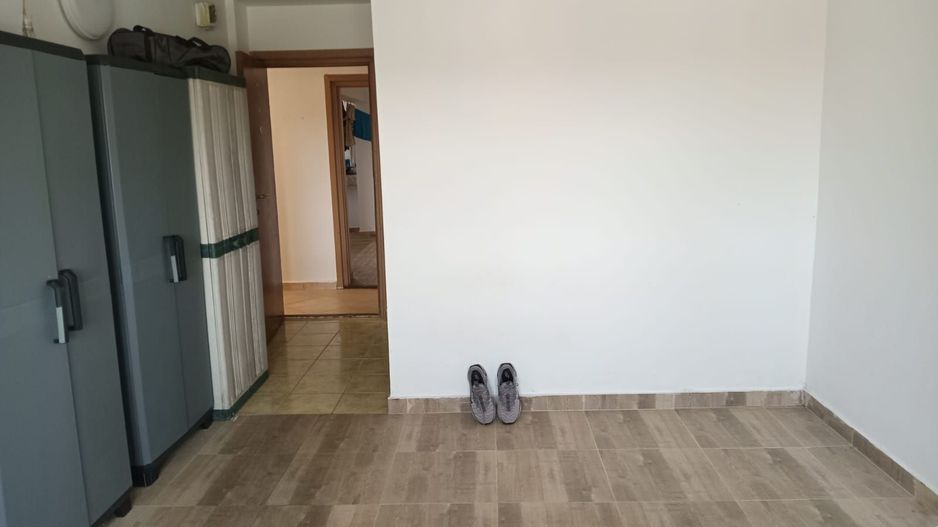 Etaj de inchiriat/ camere+ bai/bucatarie/spalatorie - Poză 26