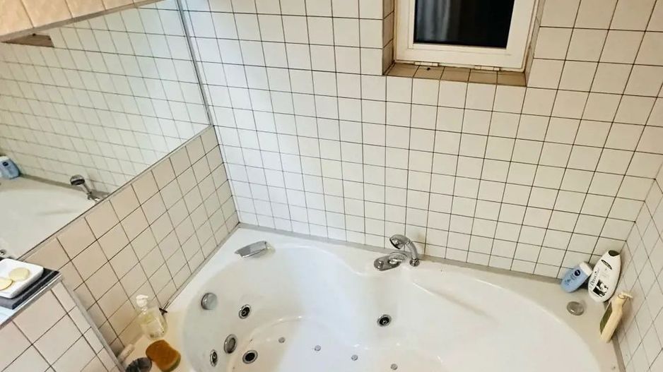 Vanzare Apartament 3 Camere cu Centrala la 2 minute de Mall Vitan - Poză 4