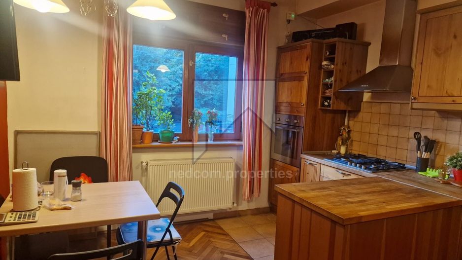 Vanzare apartament 3 camere (E1+M) in Vila (S+P+E1+M) - Teiul Doamnei - Poză 6