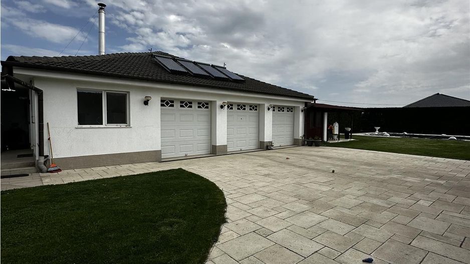 Vila lux cu piscina Sanmartin - Poză 9