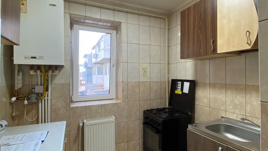 De vanzare apartament cu 2 camere mobilat si utilat, Micro 38, etaj 3 - Poză 2