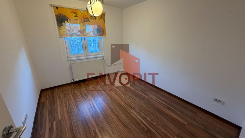 Etaj 2. Disponibil imediat. Garaj. Pozitie excelenta - Poză 20