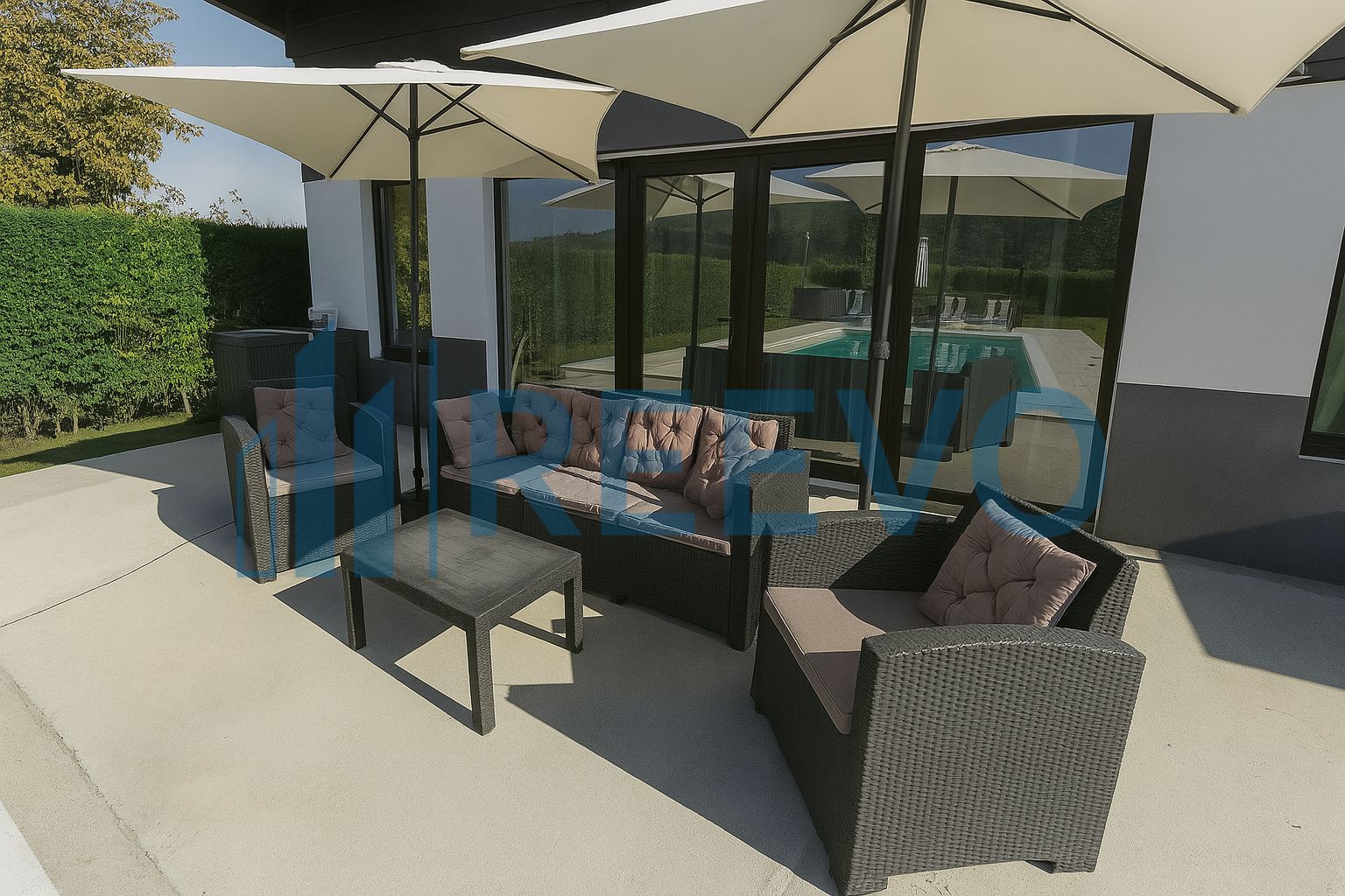 Proprietate Premium cu Două Case și Piscină în Hemeiuș - Poză 18