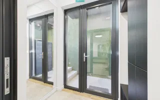 Apartament 2 camere cu 2 băi, 2 locuri de parcare si curte - Poză 15