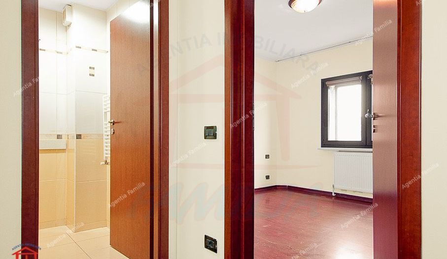 Apartament 3 camere dec in Galati Micro 21 vedere la Dunare langa turn - Poză 11
