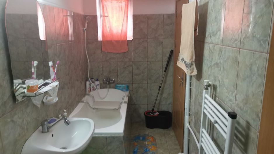 Vanzare apartament 2 camere, Frati Golesti, Gara - Poză 8