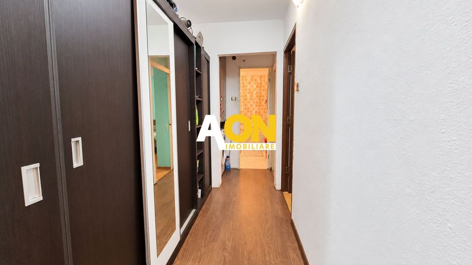 Apartament 3 camere, 2 bai, decomandat, Cetate, zona Liceului Sportiv - Poză 10