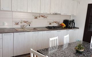 Casa Cisnadie etaj 1 integral cu intrare separata si curte comuna - Poză 5