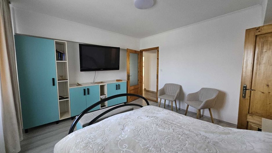 APARTAMENT 5 CAMERE 120000 euro negociabil - Poză 1