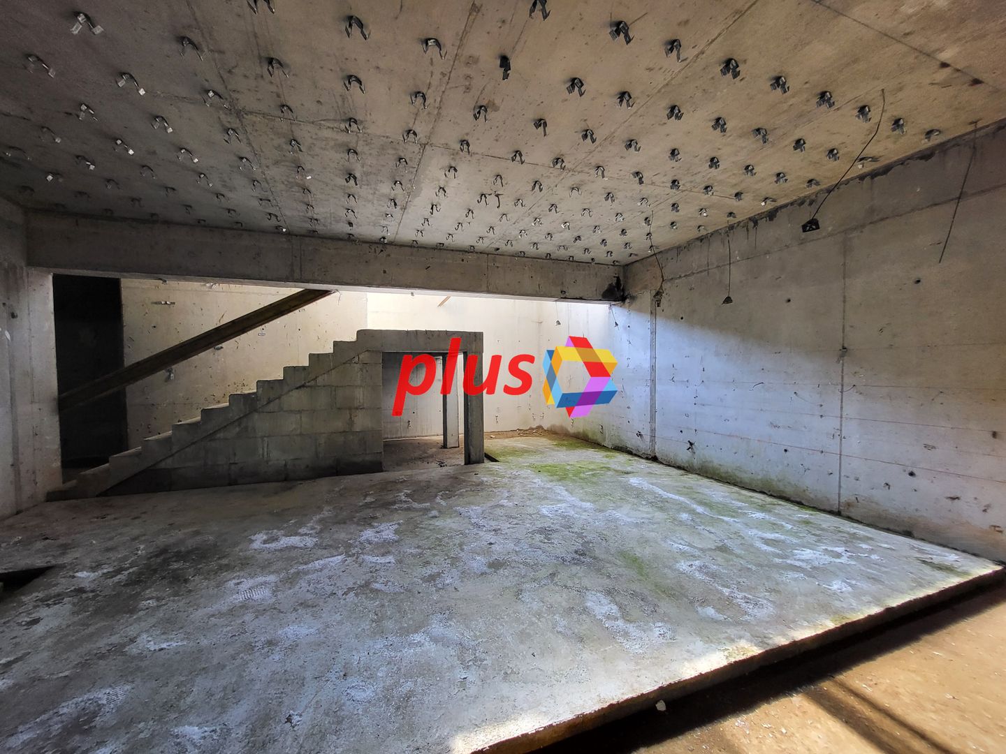 Clădire mixta -3600 mp - Poză 22