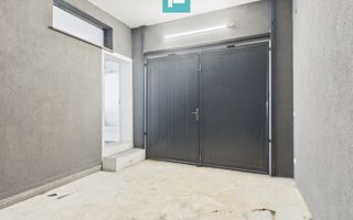 Spațiu comercial nou, 100 mp, vitrine mari, garaj - Poză 7