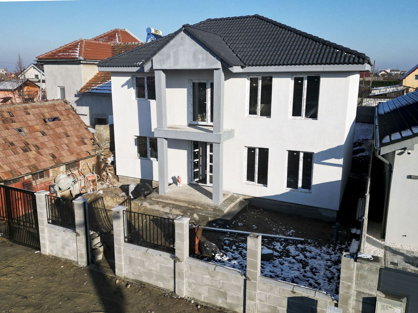 Casă cu teren în Gai - Poză 4