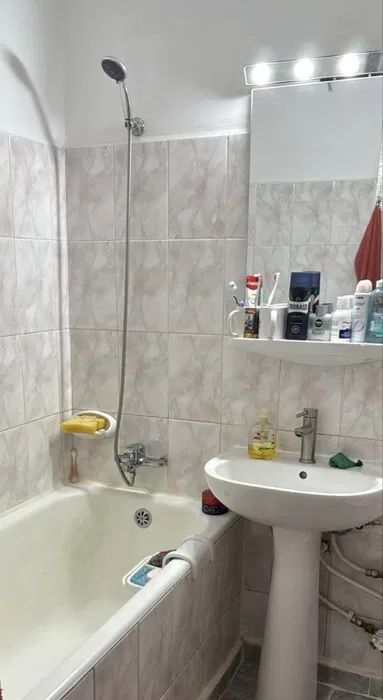 OFERTĂ! 2 camere decomandat, etaj 1/4, bloc izolat, zona Berceni - Poză 4