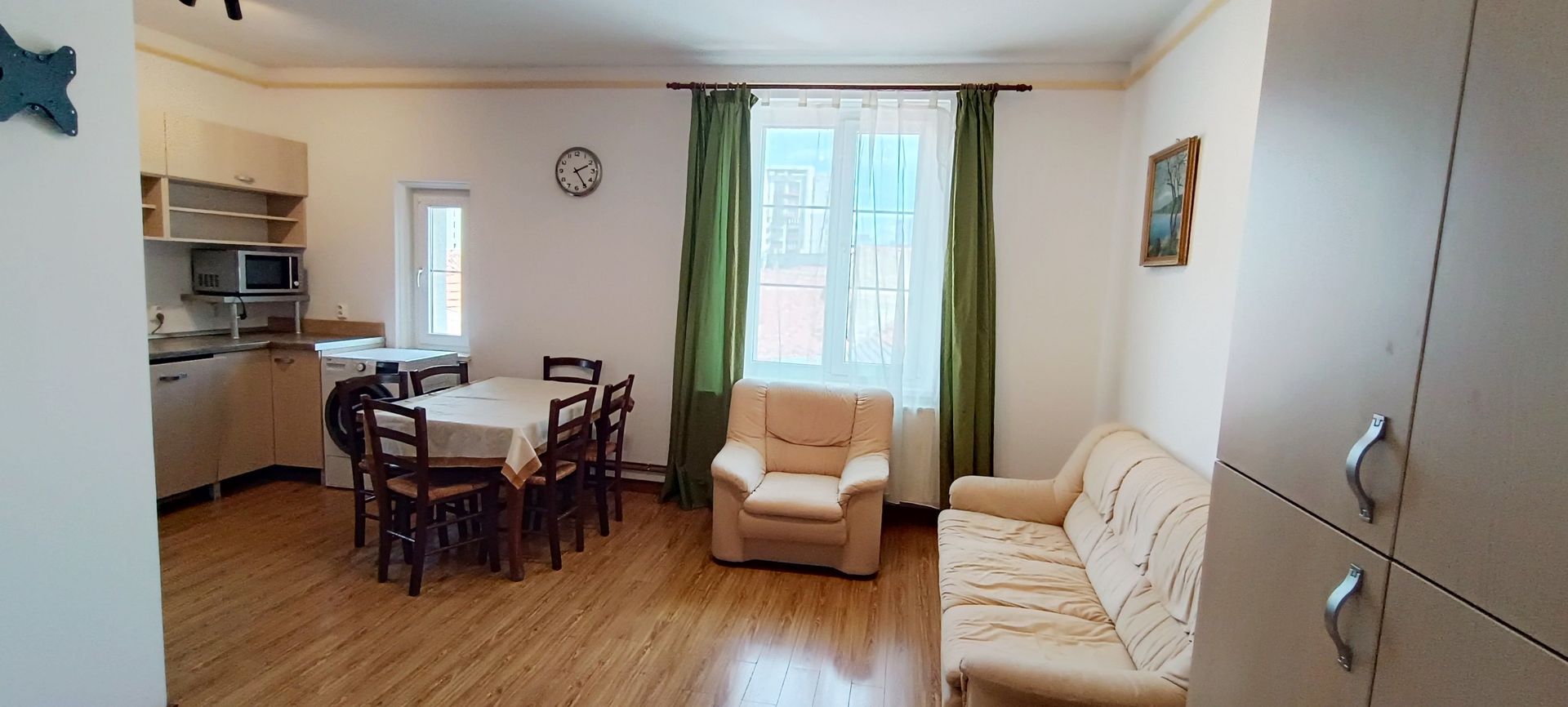 Apartament cu suprafata de 110mp-zona colinei - Poză 4