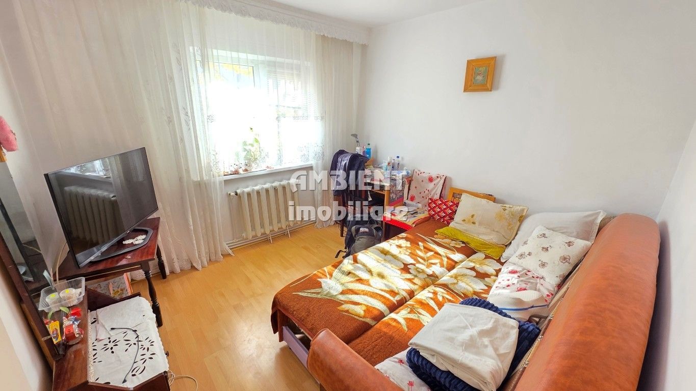 Apartament 3 camere, ETAJ 3, VASLUI zona FEROVIARI; - Poză 3