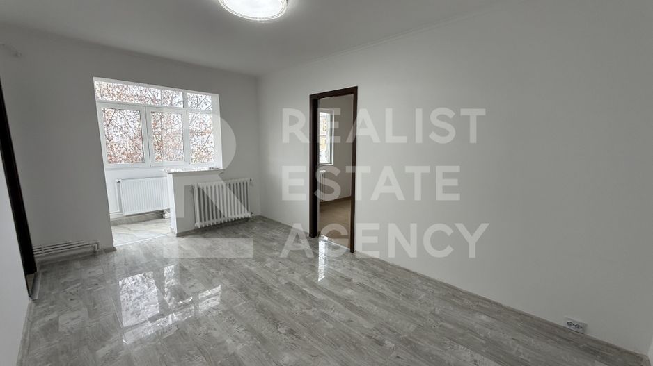 Apartament cu 3 camere,renovat, Alexandru cel Bun, Iași - Poză 1