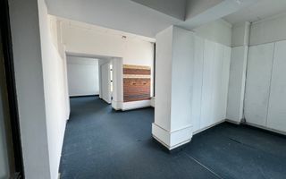 Spațiu comercial 493 mp utili | Locație centrală | Vizibilitate excelentă | - Poză 42