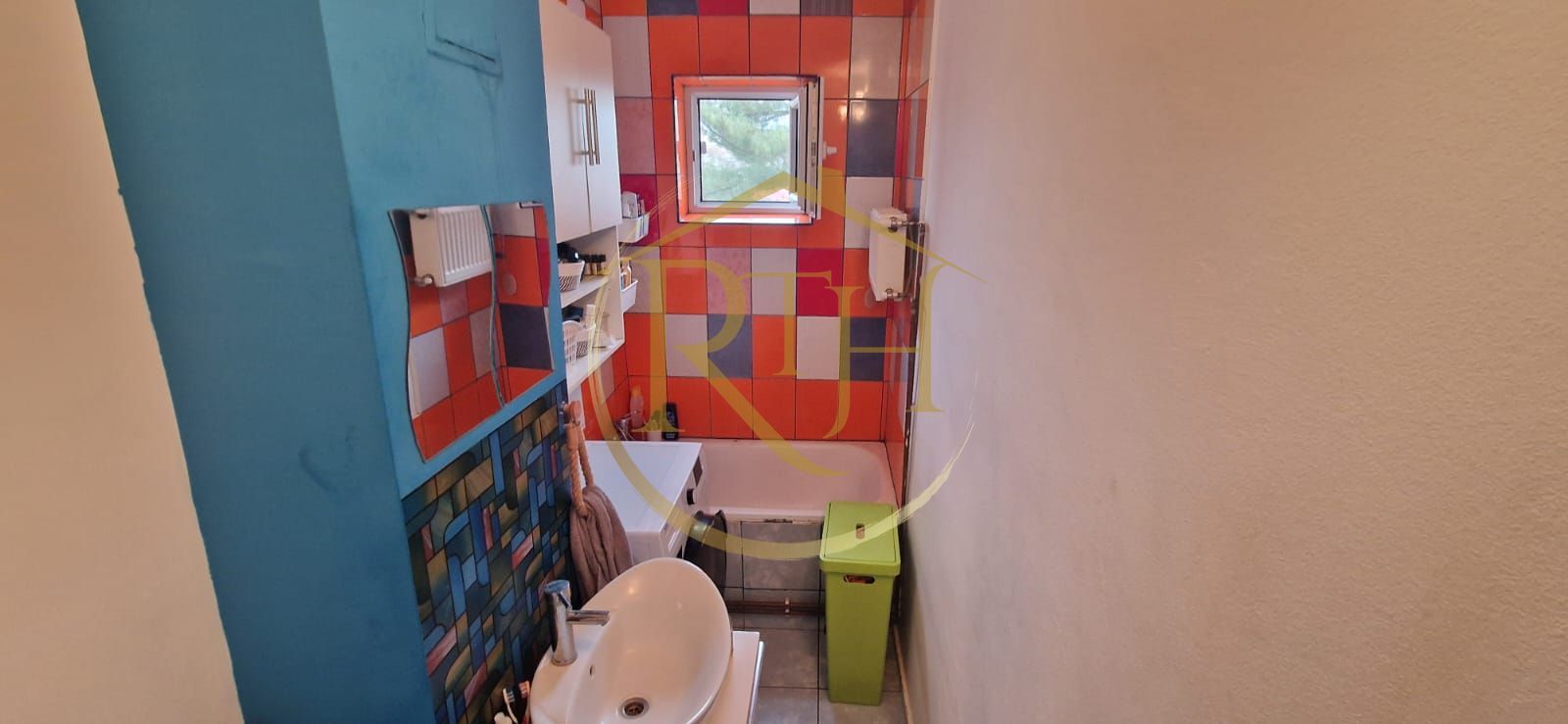 Vand apartament cu 4 camere in zona spitalul judetean,comision ,,0'' - Poză 16