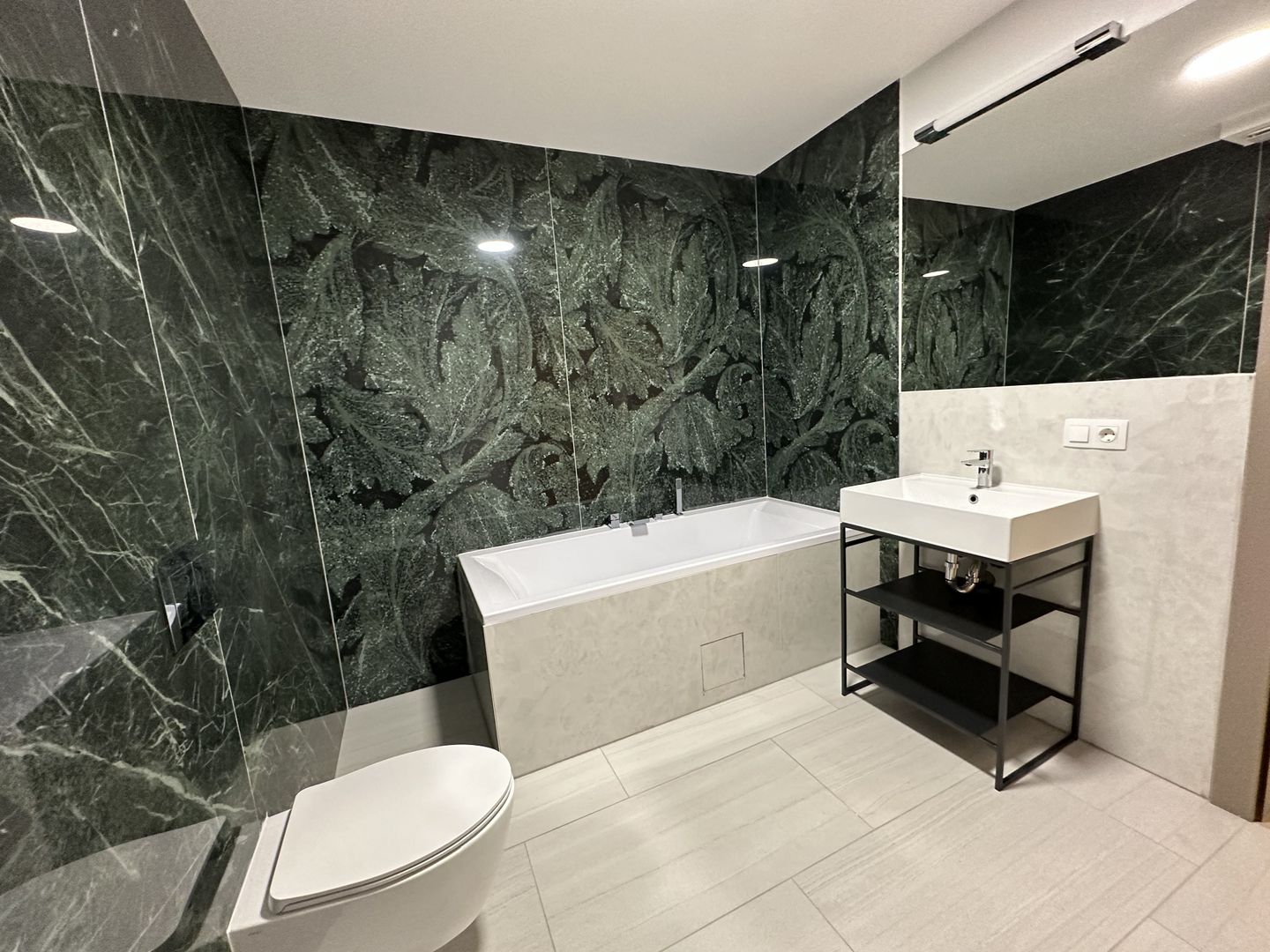 Apartament bloc nou 3 camere - parcare subterana - Poză 16