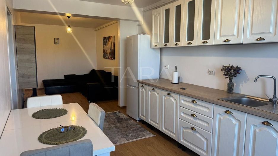 Apartament cu 2 camere, renovat, parcare subterană, zona Lombului. - Poză 3