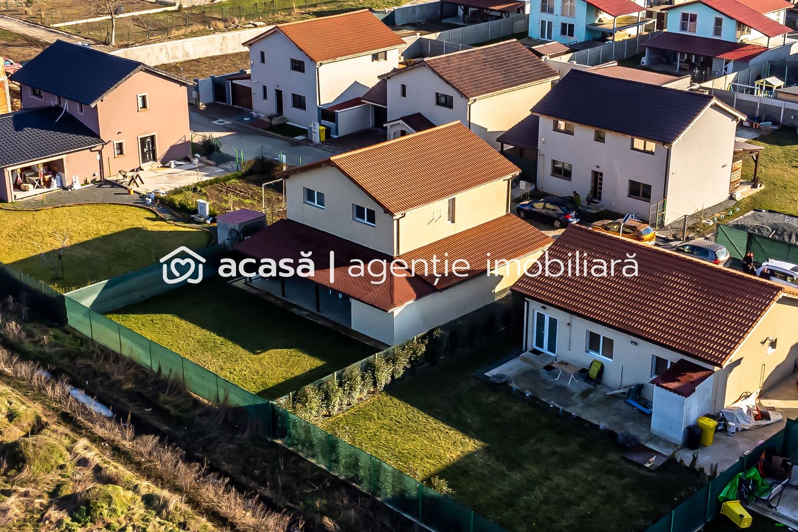 Casă cu mansardă, nouă, mobilată și utilată, în cartier Athena - Poză 15