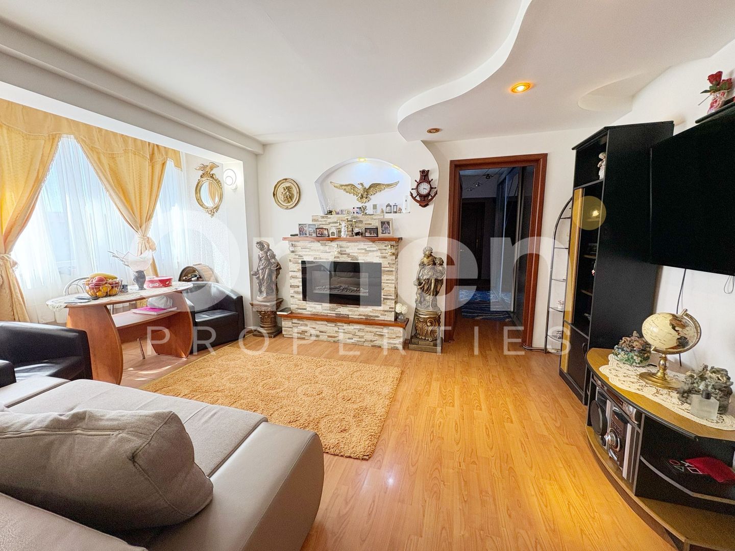 Apartament 4 camere de vanzare , Bulevardul Bucuresti - Poză 1