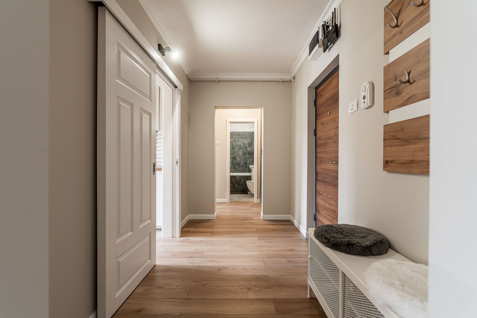 Apartament ultrafinisat la cheie cu 2 camere decomandat Piata Mica - Poză 4