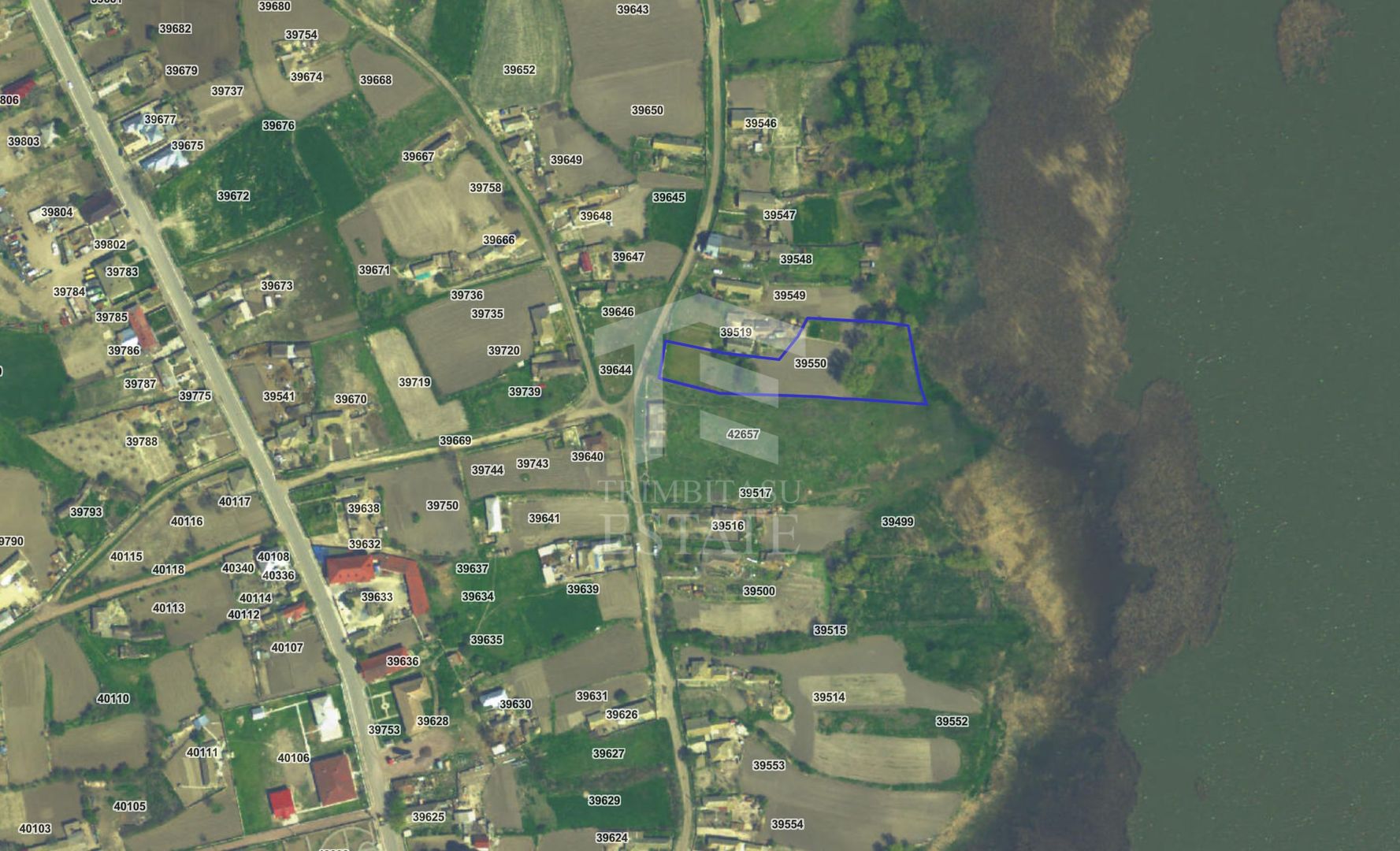 Teren intravilan 4367 mp – Salcioara – deschidere la lac - Poză 1