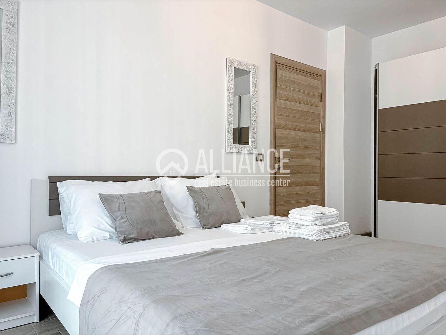 Mamaia Sat(Cod 05)2 Camere Premium cu vedere la mare - Poză 4