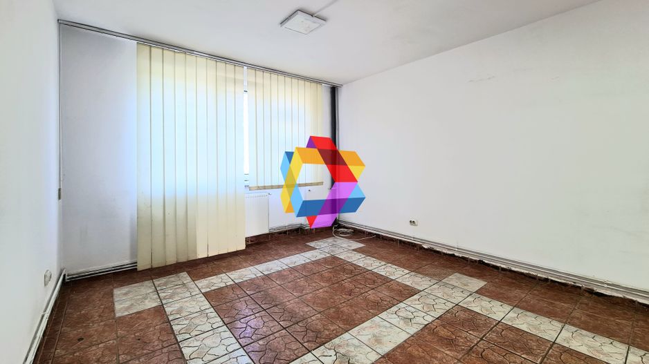 Spatiu comercial de închiriat cu vad Brașov - 55 mp # plus-imo.ro - Poză 1