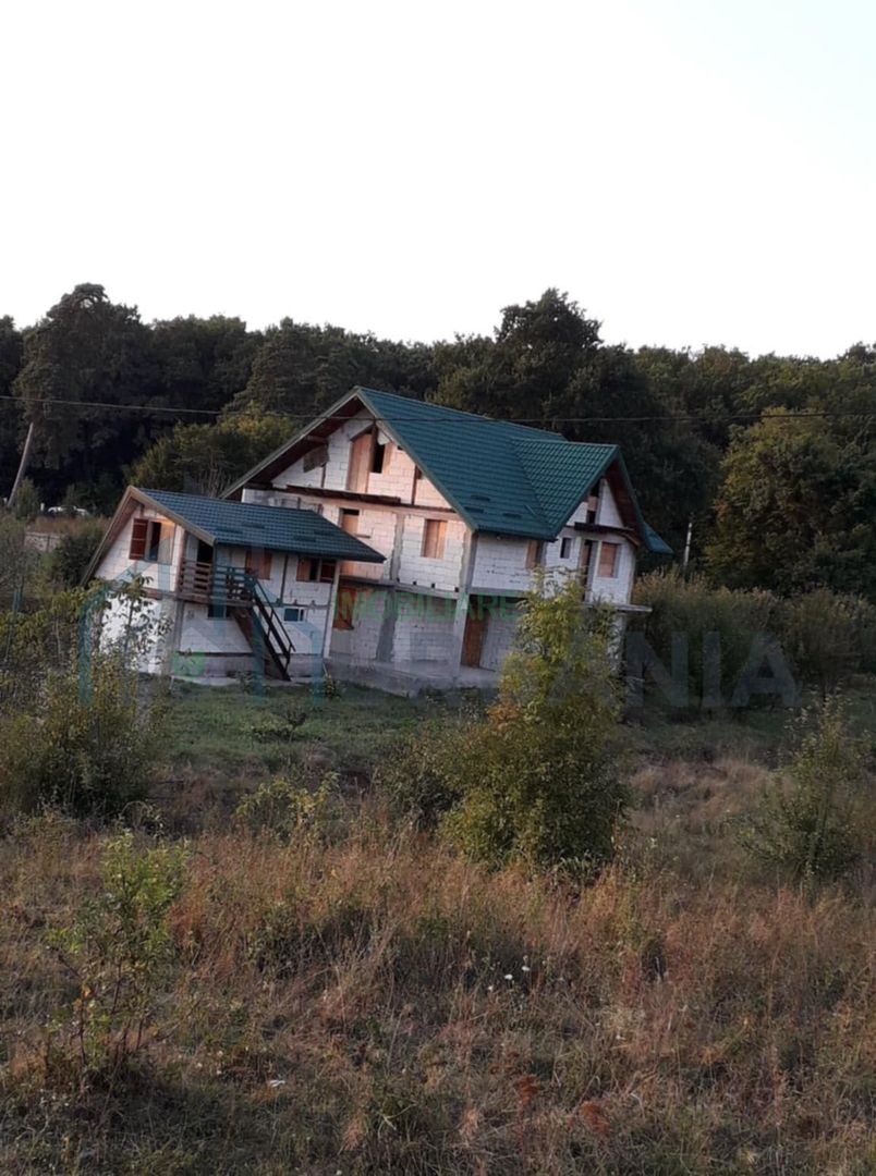 Casă la roșu cu teren 1000 mp, Dobrovăț, Iași - Poză 6