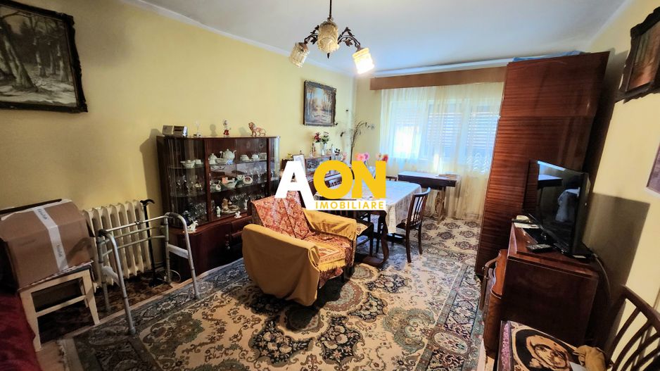 De vanzare apartament 2 camere, parter, zona Cetate - Poză 1