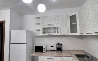 Apartament cu 3 camere – 13 Decembrie,  Coresi la 5 minute pe jos. - Poză 3
