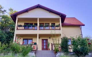 Oază de liniște și confort la poalele pădurii – Casa ta de vis! - Poză 2