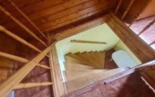 Cu 4.200mp teren, Vila cu potential turistic, in inima Predealului - Poză 21