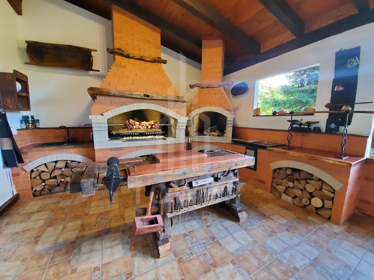 Pensiune de vânzare-9 camere cu baie, restaurant, curte-Apoldu de Sus - Poză 9