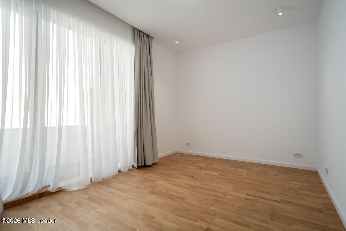 Iancu Nicolae - Vila high-end pe malul lacului, Gradina cu Ponton - Poză 52
