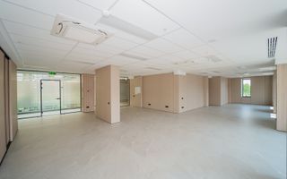 Spațiu Comercial de Închiriat pentru Birou 129,4 m² | Locație Premium Business | Chișinău, Centru, Str. Bulevardul Ștefan Cel Mare și Sfânt 115/1 - Poză 4