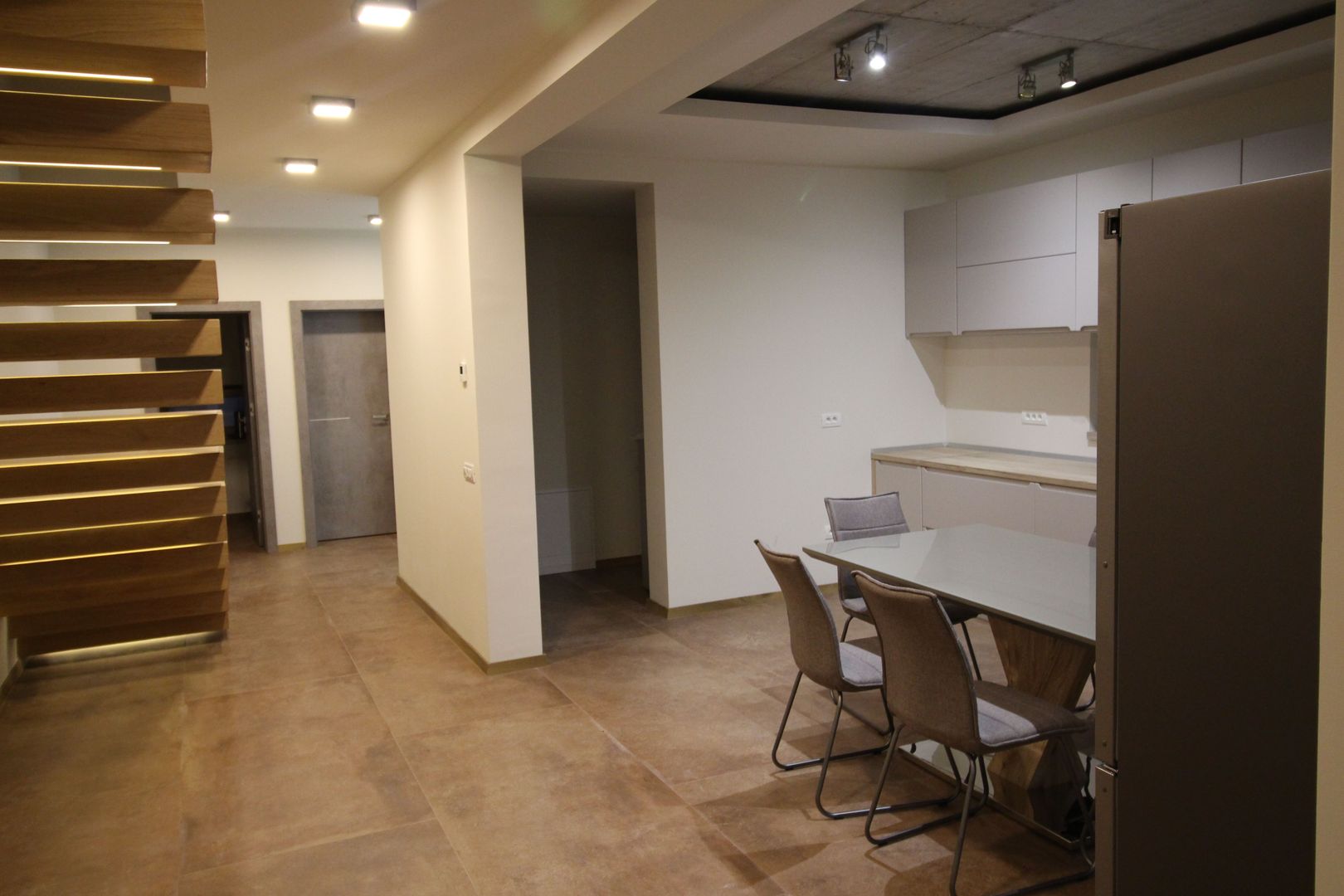 Un camin diferit , gandit pentru nevoile tale. - Poză 10