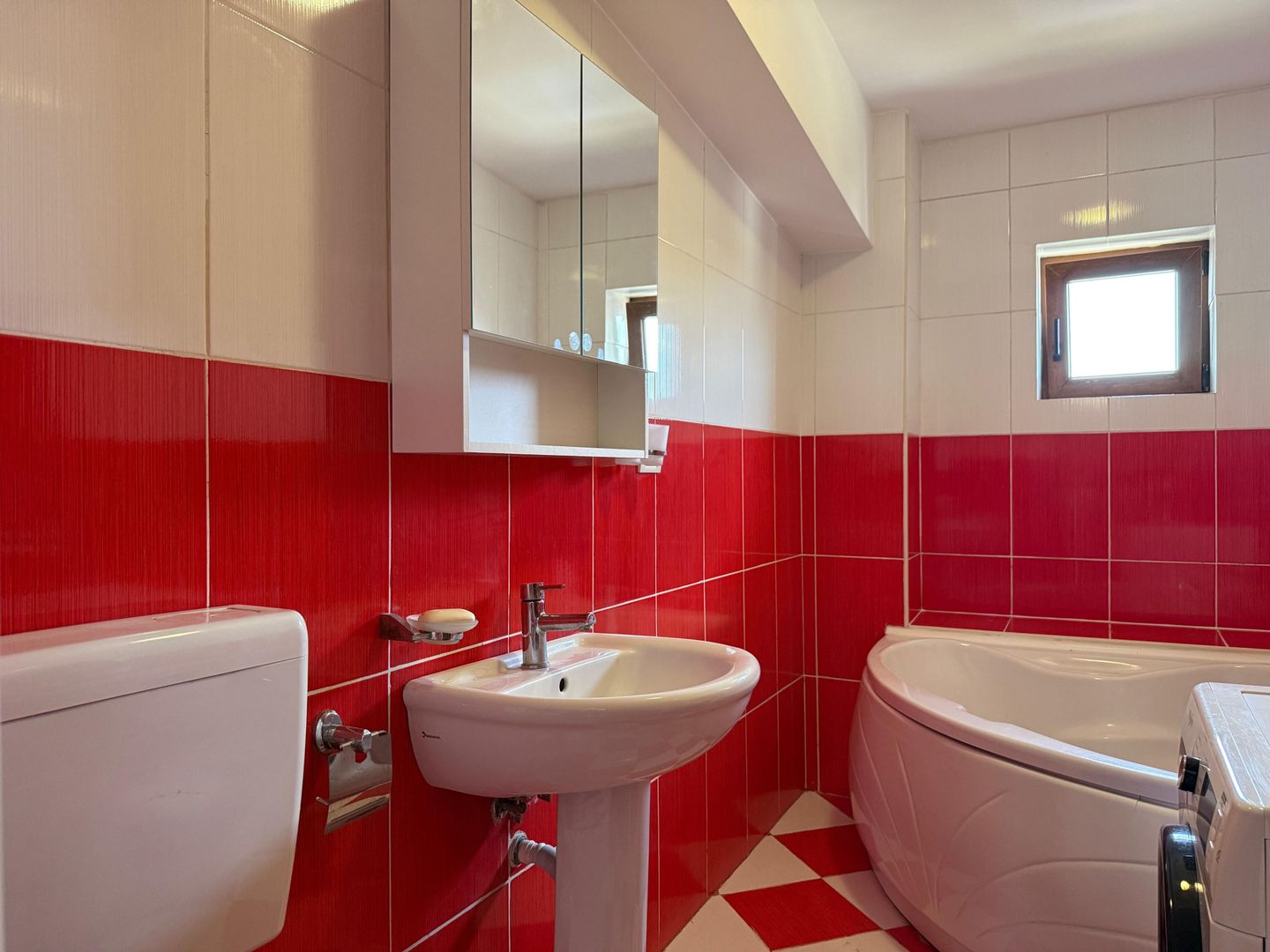 Apartament spațios cu 3 camere | 2 băi | Dressing | Otopeni - Poză 9