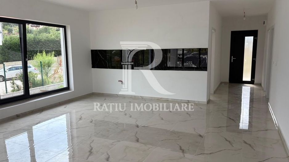 Casă modernă de vânzare | 3 dormitoare | Teren 750 mp | Oradea - Poză 9