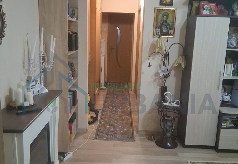 Apartament 3 camere de vânzare în zona Alexandru cel Bun / Poștă - Poză 1