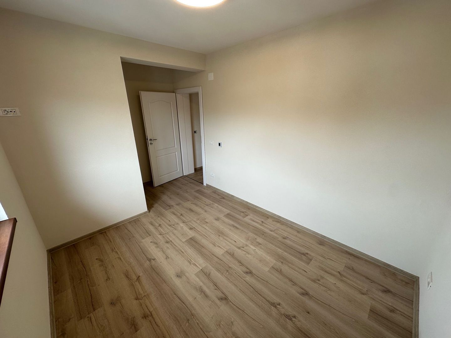 Duplex cu camera pe parter - Poză 19