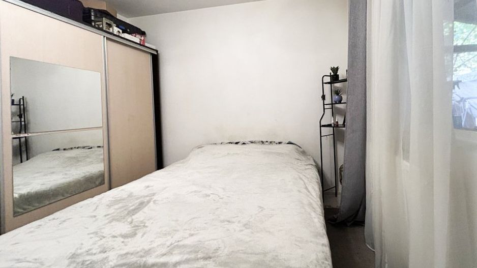2 camere cu gradina de 35mp + parcare inclusa - Poză 9
